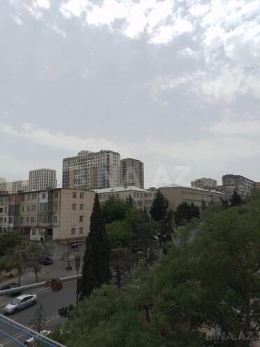 Satılır 2 otaqlı köhnə tikili 38 m², İnşaatçılar m., photo 1 from 11