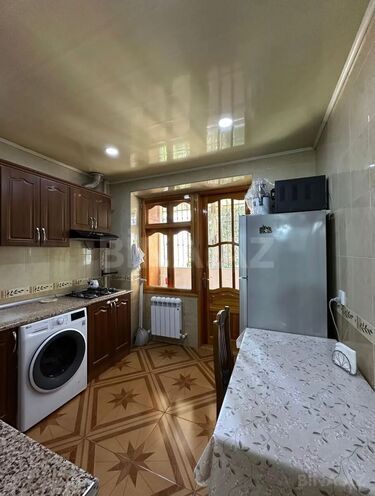 Satılır 4 otaqlı köhnə tikili 102 m², Xalqlar Dostluğu m., photo 5 from 8