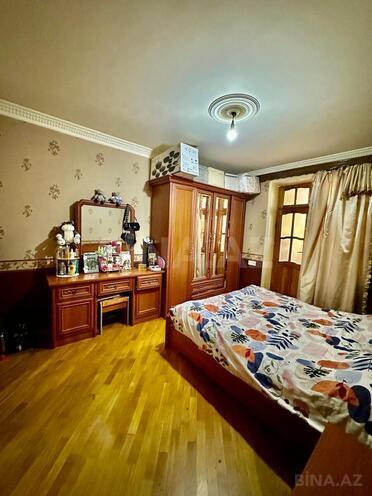 Продаётся 2-комн. вторичка 60 м², м. Нефтчиляр, photo 1 from 18