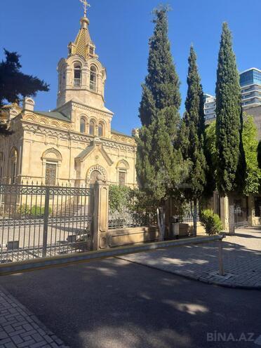 Satılır 3 otaqlı köhnə tikili 70 m², Yasamal r., photo 1 from 25