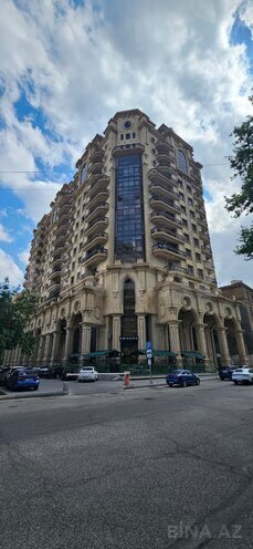 Продаётся 3-комн. новостройка 142 м², м. Низами, photo 1 from 17