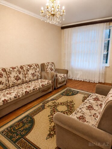 Продаётся 3-комн. вторичка 80 м², м. Ази Асланов, photo 1 from 10