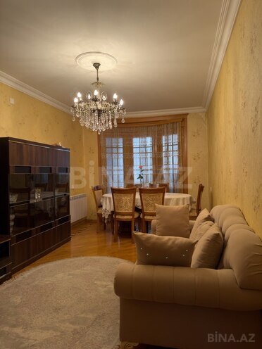 Satılır 2 otaqlı köhnə tikili 65 m², Həzi Aslanov m., photo 1 from 10