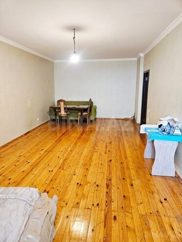 Satılır 2 otaqlı köhnə tikili 86 m², Xalqlar Dostluğu m., photo 1 from 10