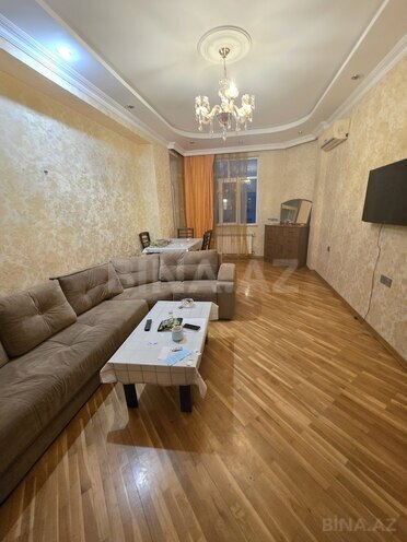 Сдаётся 2-комн. новостройка 70 м², м. 20 января, photo 1 from 17