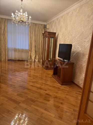 Сдаётся 3-комн. новостройка 135 м², м. Элмляр Академиясы, photo 3 from 16