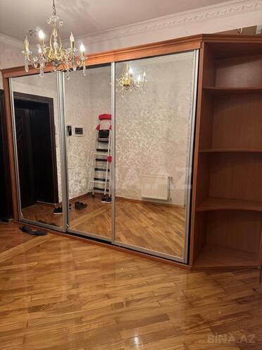 Сдаётся 3-комн. новостройка 135 м², м. Элмляр Академиясы, photo 1 from 16