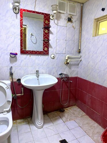 Продаётся 3-комн. вторичка 65 м², м. Нефтчиляр, photo 19 from 22