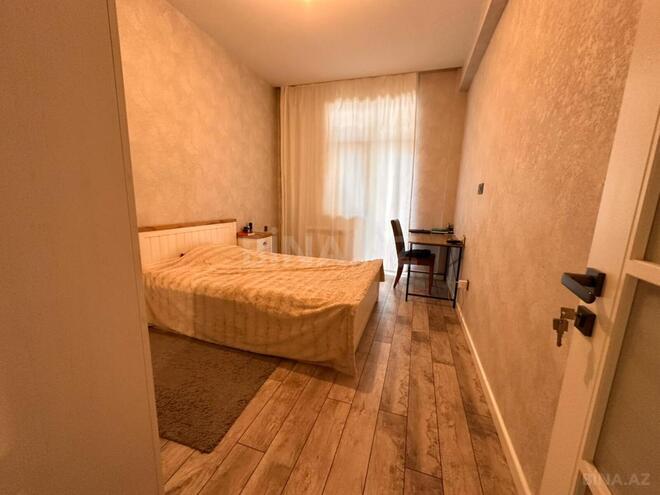 Продаётся 3-комн. новостройка 130 м², м. Элмляр Академиясы, photo 10 from 16
