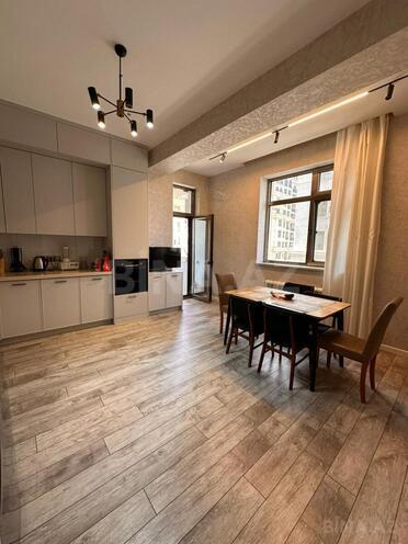 Продаётся 3-комн. новостройка 130 м², м. Элмляр Академиясы, photo 7 from 16
