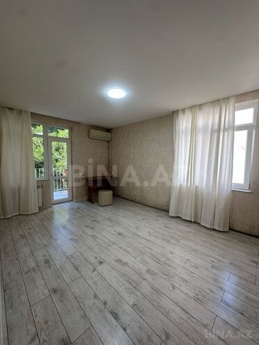Продаётся 2-комн. вторичка 40 м², м. Элмляр Академиясы, photo 4 from 11