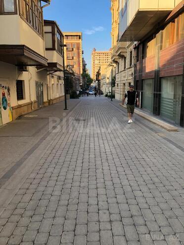 Продаётся 3-комн. вторичка 85 м², м. Низами, photo 1 from 20