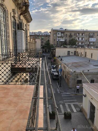 Продаётся 3-комн. вторичка 85 м², м. Низами, photo 16 from 20