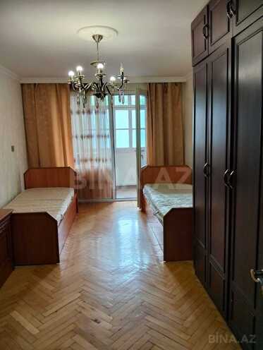 Продаётся 3-комн. вторичка 72 м², м. Элмляр Академиясы, photo 6 from 18