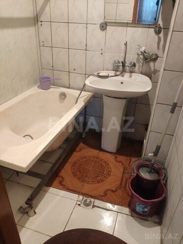 Satılır 3 otaqlı köhnə tikili 55 m², Qara Qarayev m., photo 12 from 14