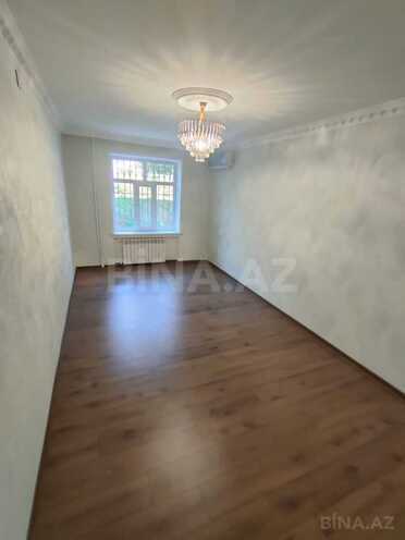Satılır 2 otaqlı köhnə tikili 60 m², Xalqlar Dostluğu m., photo 1 from 18