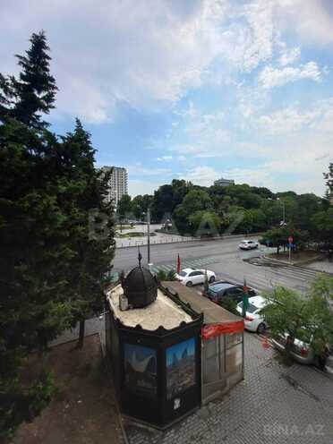 Satılır 1 otaqlı köhnə tikili 35 m², 28 May m., photo 1 from 15