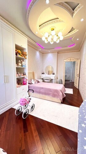 Сдаётся 4-комн. вторичка 172 м², м. Нефтчиляр, photo 1 from 28