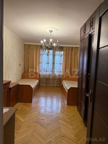 Продаётся 3-комн. вторичка 75 м², м. Элмляр Академиясы, photo 6 from 15