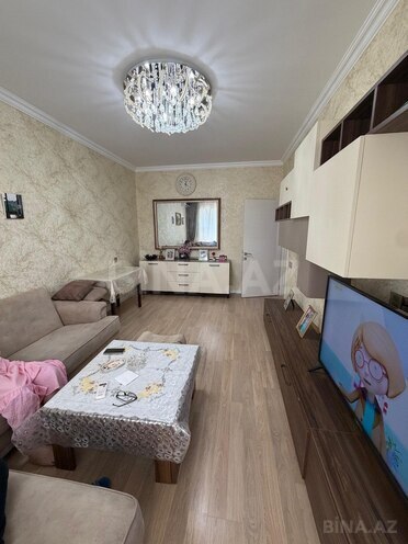Продаётся 2-комн. вторичка 65 м², м. Ази Асланов, photo 3 from 13