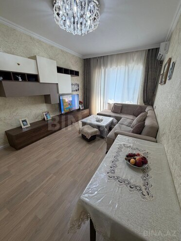 Продаётся 2-комн. вторичка 65 м², м. Ази Асланов, photo 1 from 13