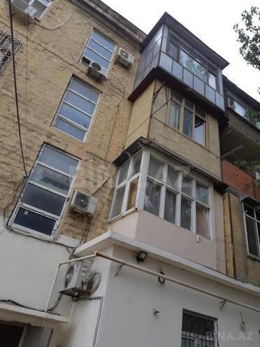 Satılır 2 otaqlı köhnə tikili 62 m², Gənclik m., photo 1 from 13