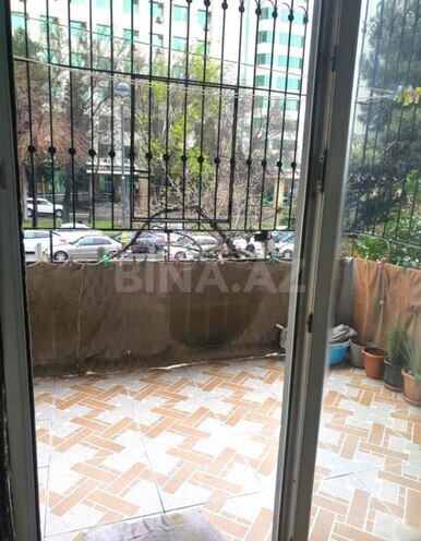 Satılır 3 otaqlı köhnə tikili 75 m², İnşaatçılar m., photo 11 from 12