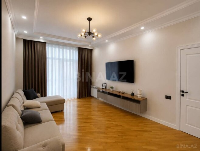 Продаётся 2-комн. новостройка 70 м², м. Кара Караев, photo 1 from 9