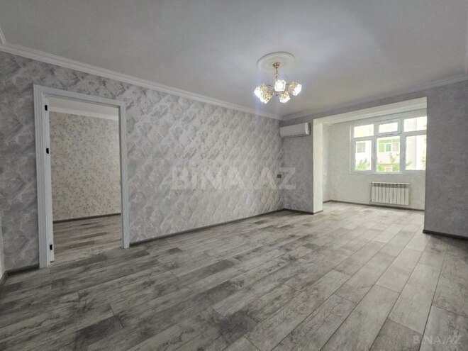 Продаётся 2-комн. вторичка 67 м², м. Кара Караев, photo 1 from 16