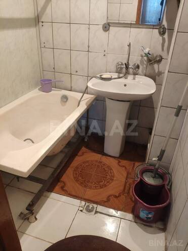 Satılır 3 otaqlı köhnə tikili 65 m², Qara Qarayev m., photo 12 from 14