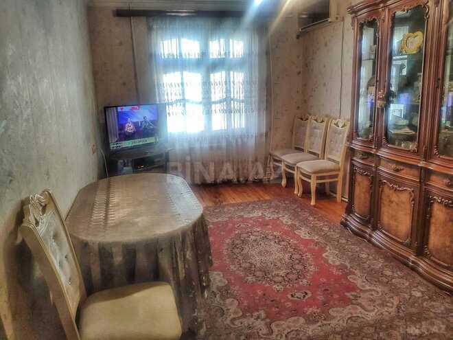 Satılır 3 otaqlı köhnə tikili 65 m², Qara Qarayev m., photo 1 from 14