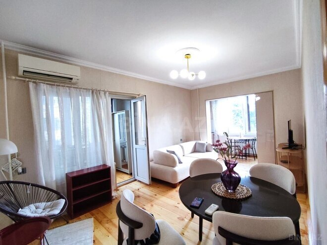 İcarəyə verilir 2 otaqlı köhnə tikili 45 m², 8-ci mikrorayon q., photo 1 from 17