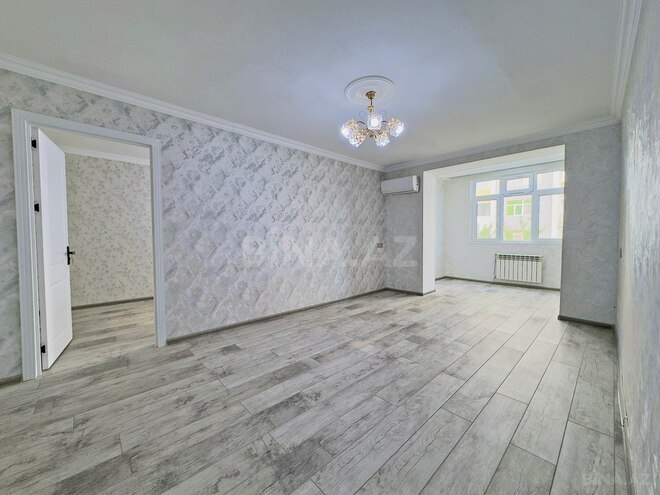 Satılır 2 otaqlı köhnə tikili 60 m², Qara Qarayev m., photo 1 from 12
