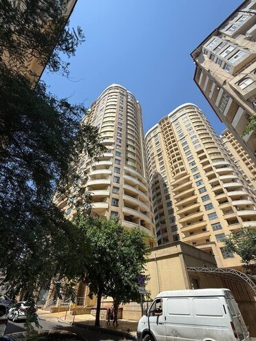 Satılır 4 otaqlı yeni tikili 214 m², Nizami m., photo 1 from 11