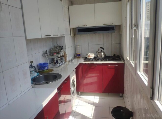 Продаётся 3-комн. вторичка 60 м², м. Кара Караев, photo 4 from 12