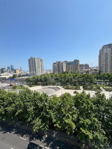 Satılır 5 otaqlı köhnə tikili 120 m², Sahil m., photo 15 from 21