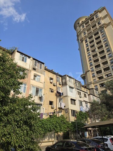 Satılır 2 otaqlı köhnə tikili 51 m², Yasamal q., photo 1 from 15