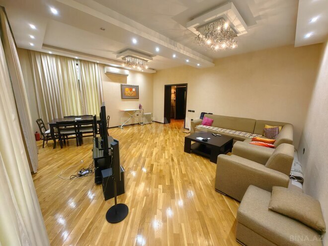 İcarəyə verilir 2 otaqlı köhnə tikili 85 m², Sahil m., photo 5 from 28