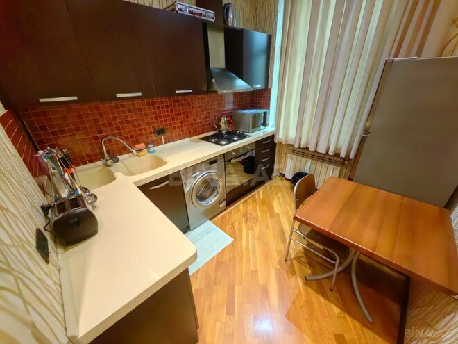 İcarəyə verilir 2 otaqlı köhnə tikili 85 m², Sahil m., photo 17 from 28