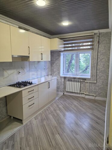 Satılır 2 otaqlı köhnə tikili 51 m², Yasamal q., photo 1 from 15