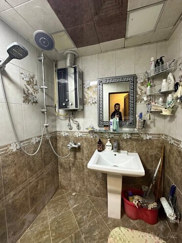 Продаётся 4-комн. вторичка 110 м², м. Халглар Достлугу, photo 22 from 24