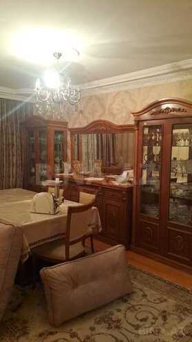Satılır 5 otaqlı köhnə tikili 120 m², Yeni Yasamal q., photo 1 from 9