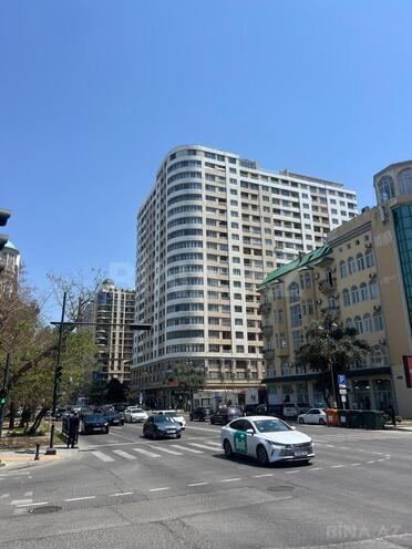 Продаётся 2-комн. вторичка 55 м², м. Элмляр Академиясы, photo 3 from 12