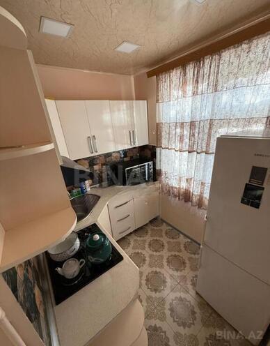 Продаётся 3-комн. вторичка 65 м², м. Иншаатчылар, photo 1 from 12