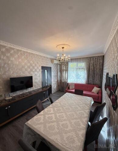 Продаётся 3-комн. вторичка 65 м², м. Иншаатчылар, photo 4 from 12