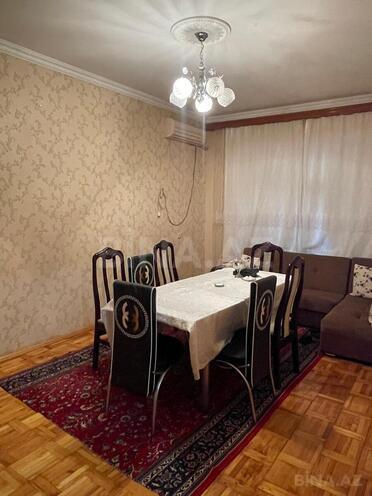 Satılır 3 otaqlı köhnə tikili 70 m², Sahil q., photo 1 from 23