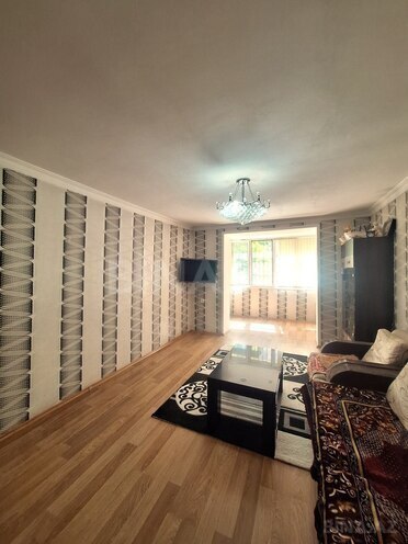 Satılır 2 otaqlı köhnə tikili 45 m², Elmlər Akademiyası m., photo 1 from 16