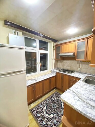 Сдаётся 2-комн. вторичка 68 м², м. Кара Караев, photo 1 from 10