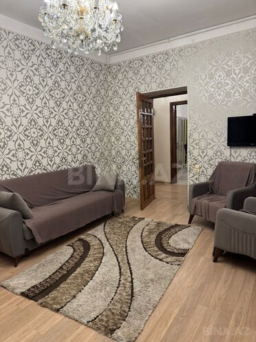 Сдаётся 2-комн. вторичка 70 м², м. Низами, photo 1 from 17