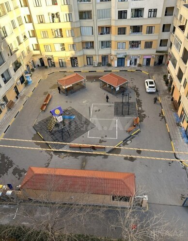 Продаётся 3-комн. вторичка 77 м², Бинагадинский р., photo 3 from 17